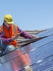 SOLAR PHOTOVOLTAIC TECHNICIAN: CERTIFICATE